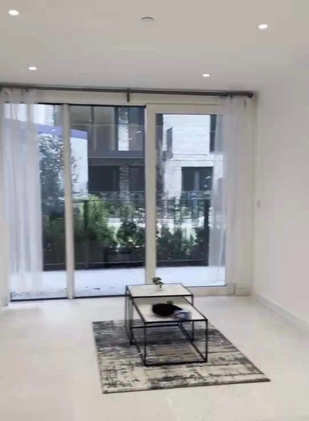 Flat Sidney Street in Greater London