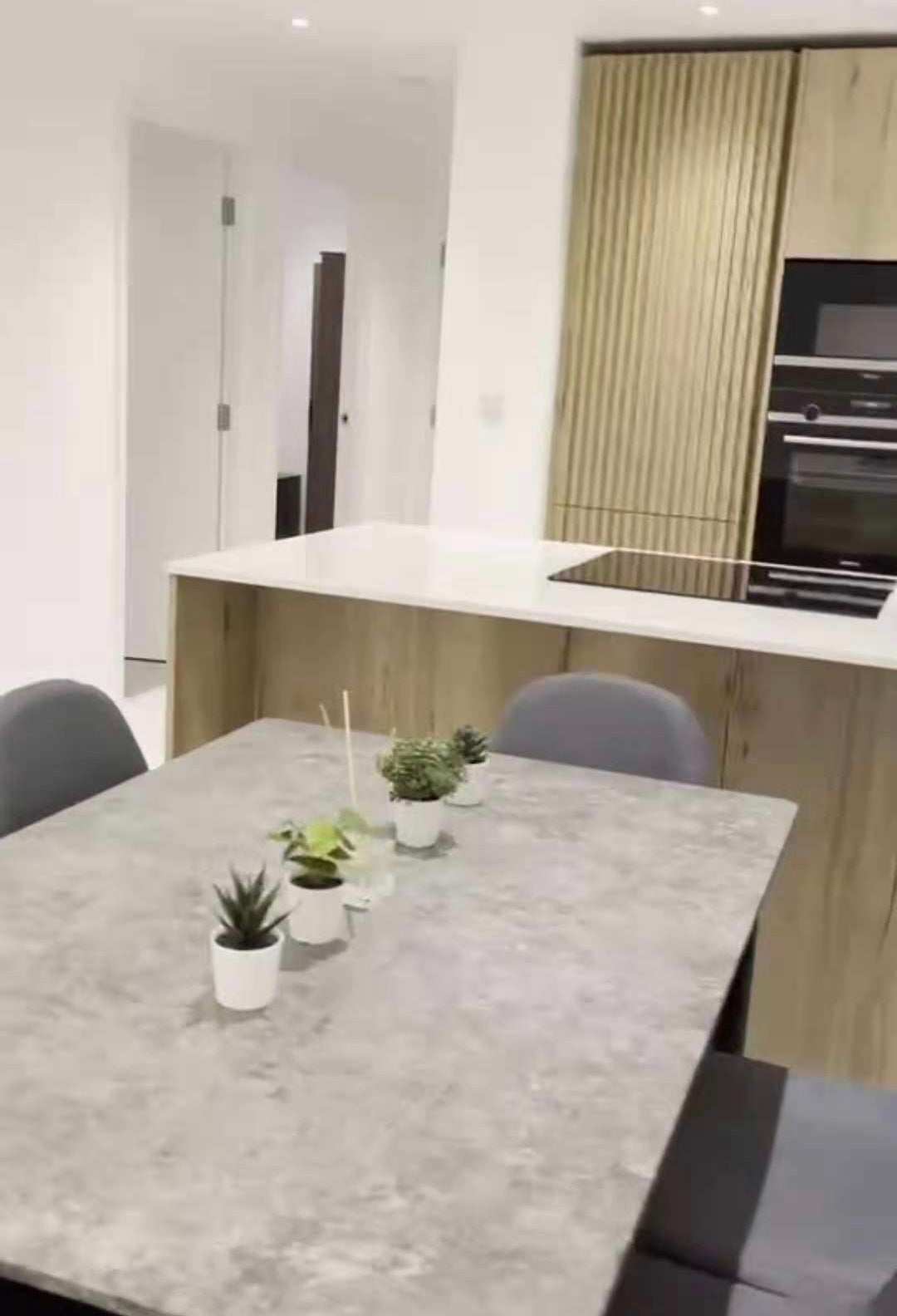 Flat Sidney Street in Greater London