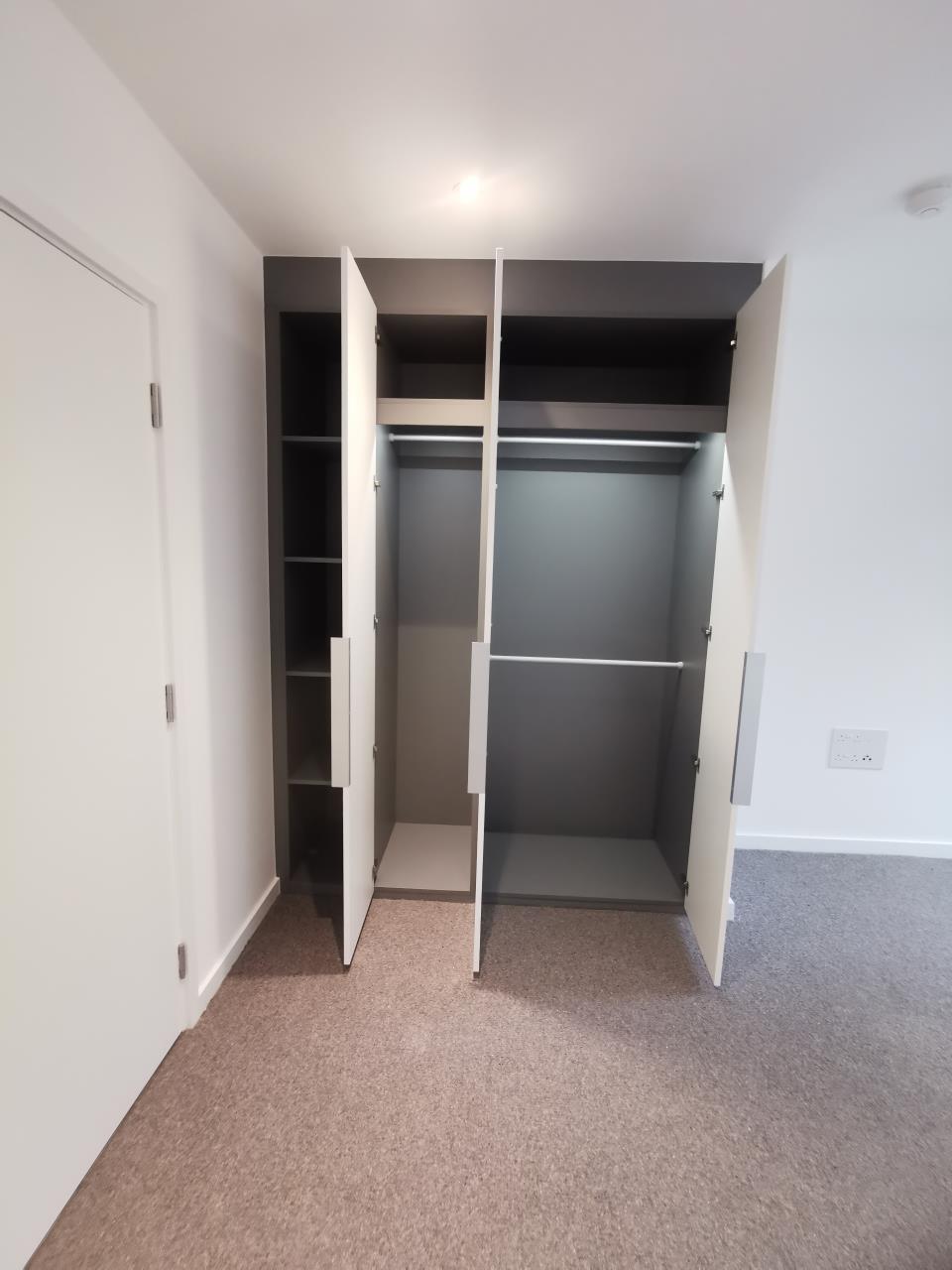 Flat Sidney Street in Greater London