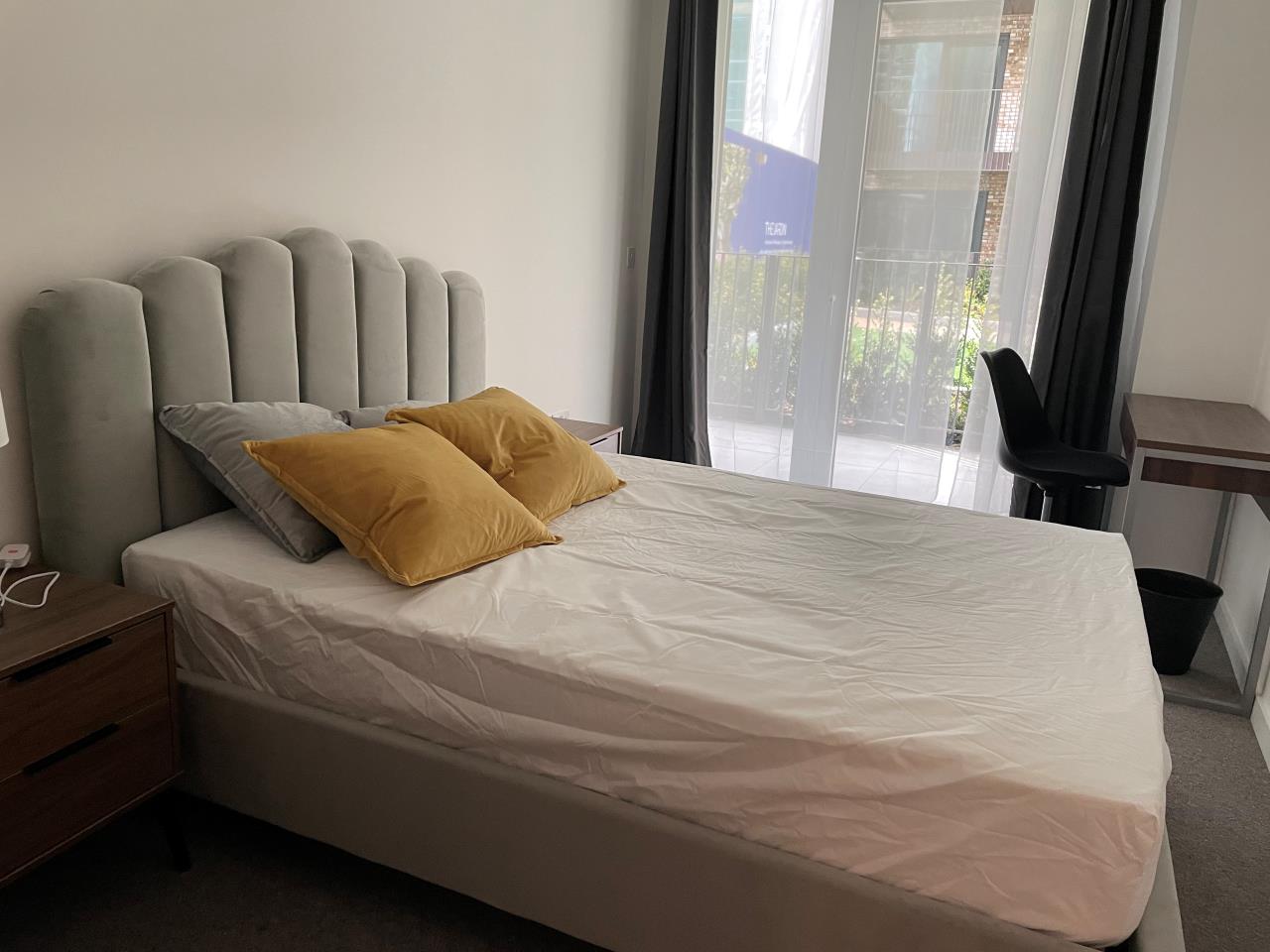 Flat Sidney Street in Greater London