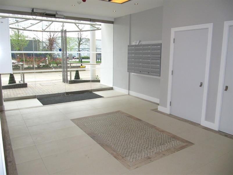 Flat Ridge Way in Richings Park