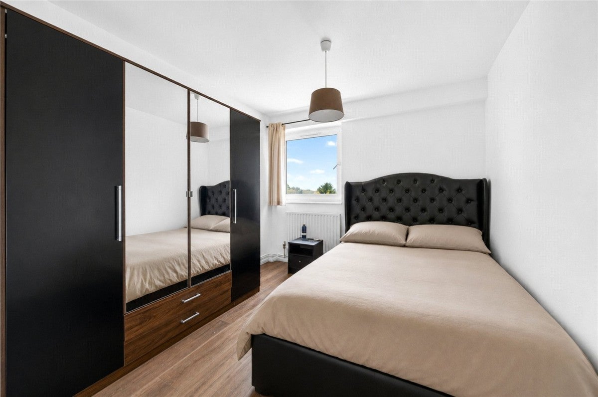 Flat Arlington Road in Greater London