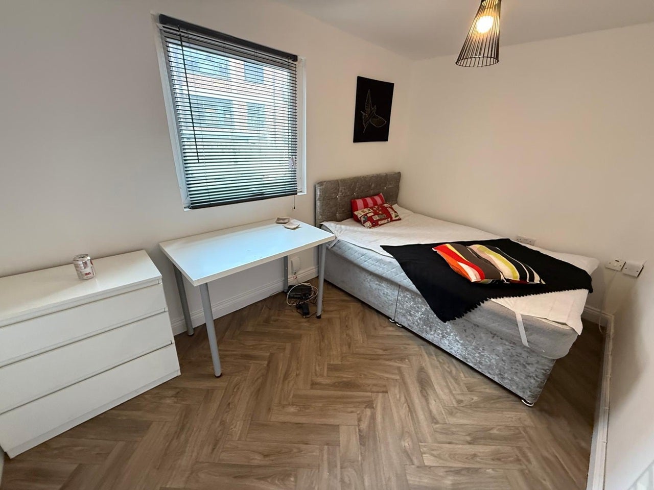 Flat Humberstone Gate in Leicester
