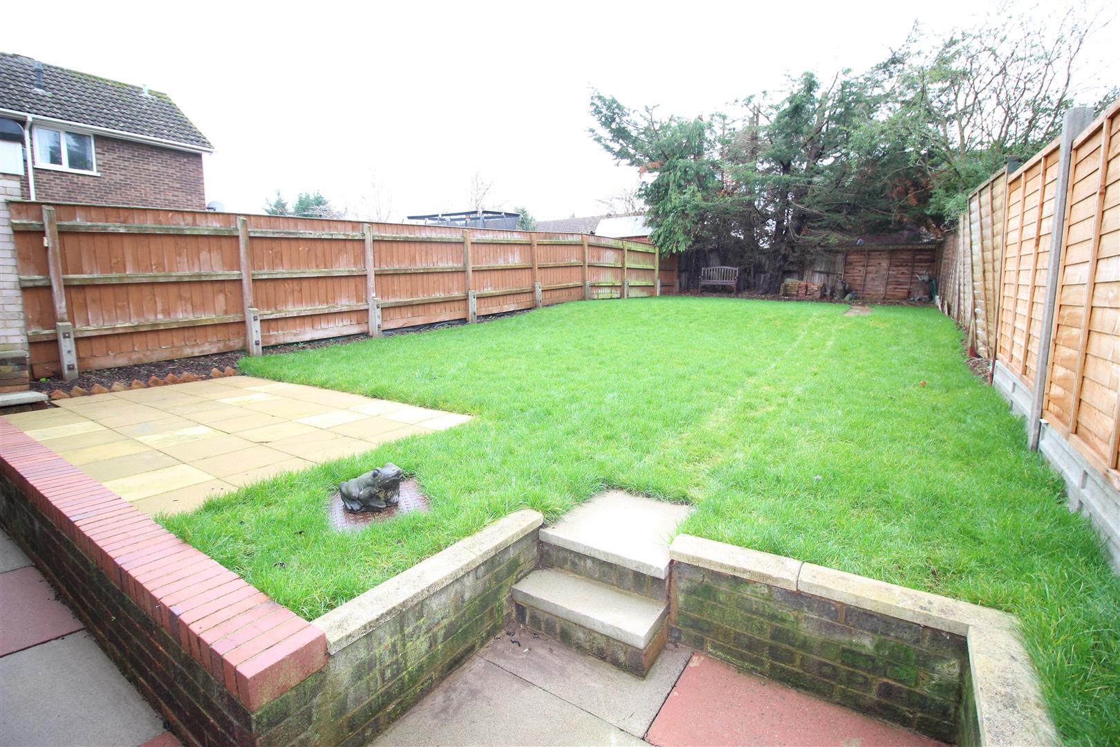 House Oaks Drive in Higham Ferrers