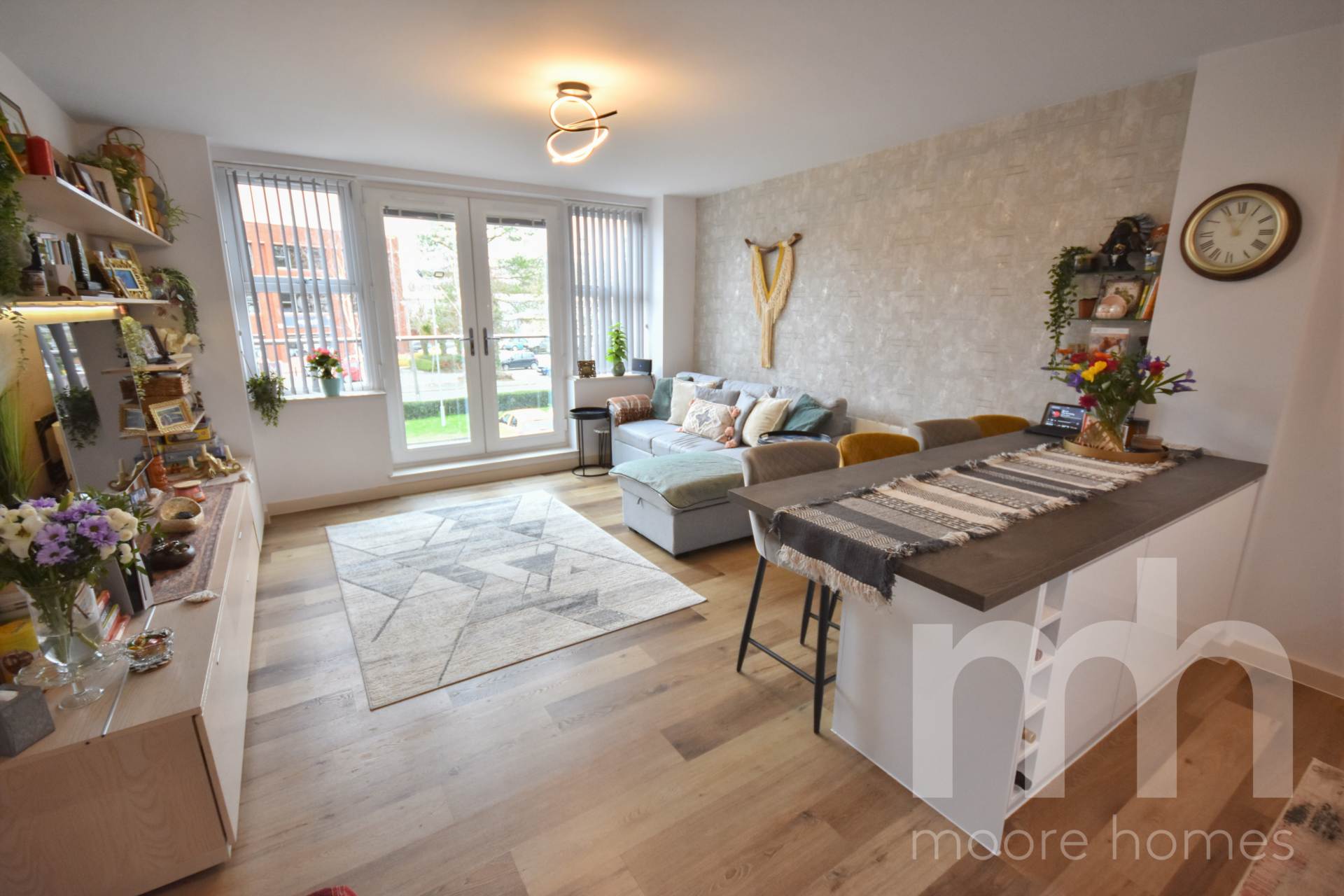 Flat First Avenue in Poynton