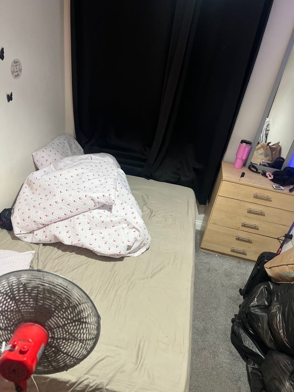 Room Bromley Road in Greater London