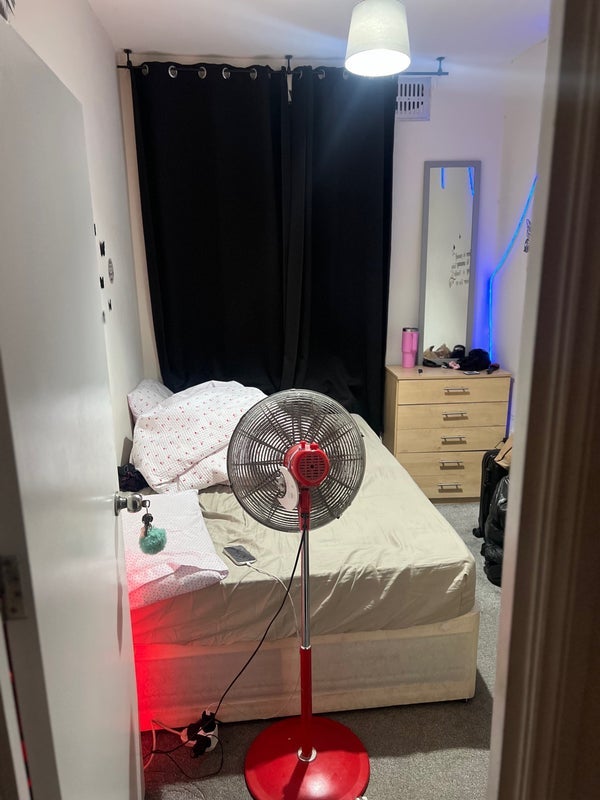 Room Bromley Road in Greater London