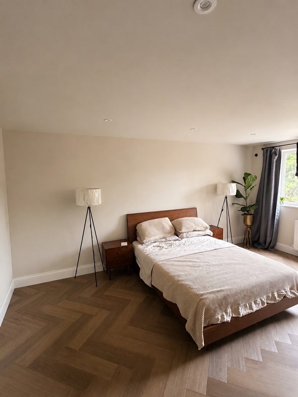 Room Lancaster Road in Manchester