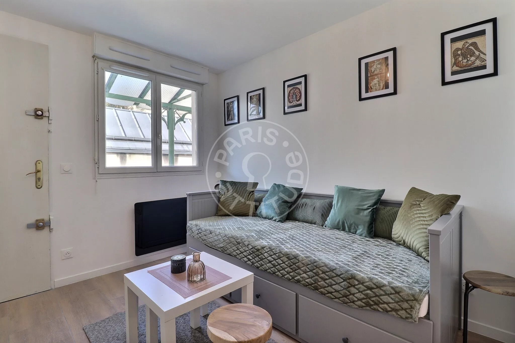 Flat Rue du Buisson Saint-Louis in Paris