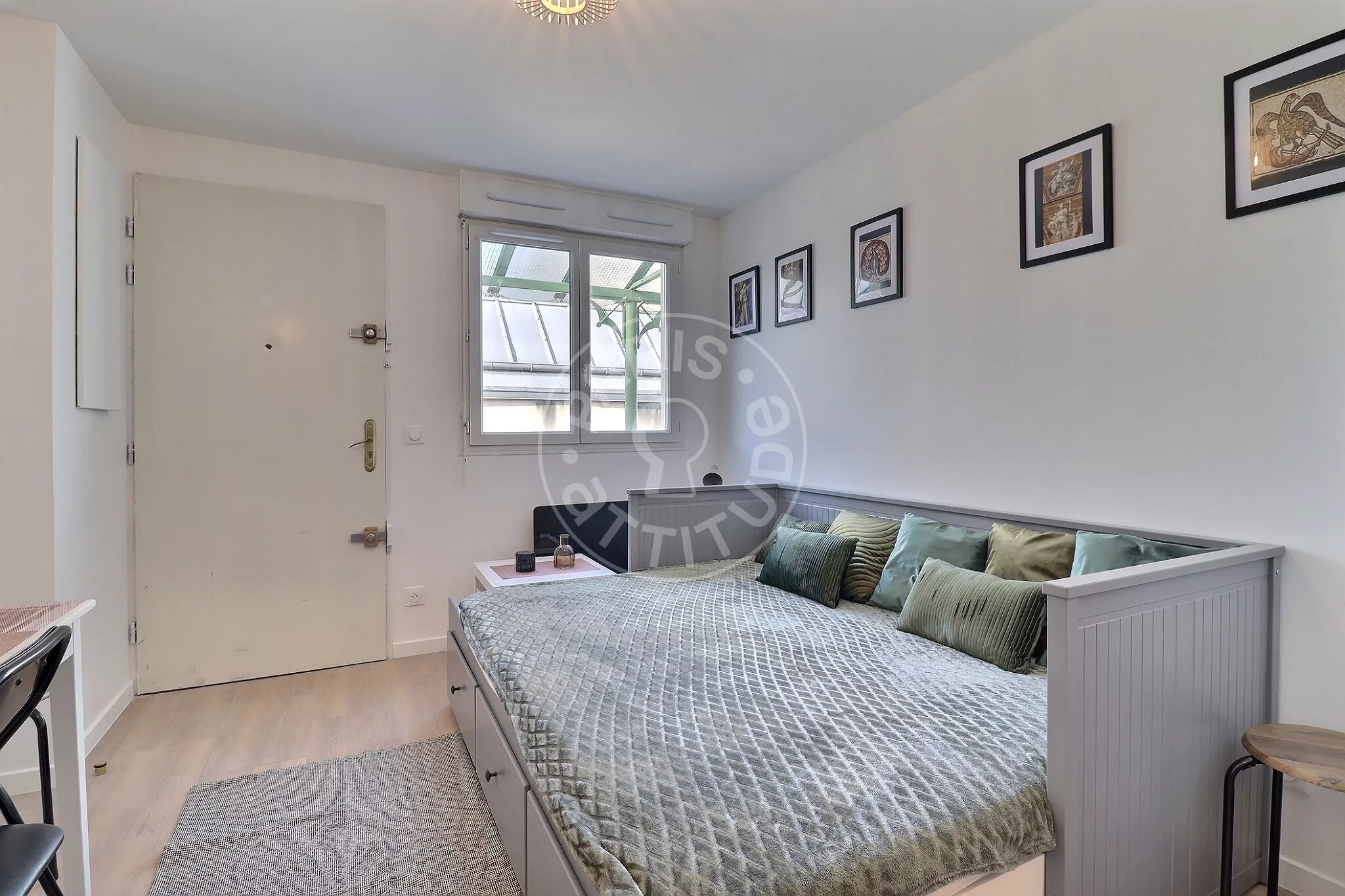 Flat Rue du Buisson Saint-Louis in Paris