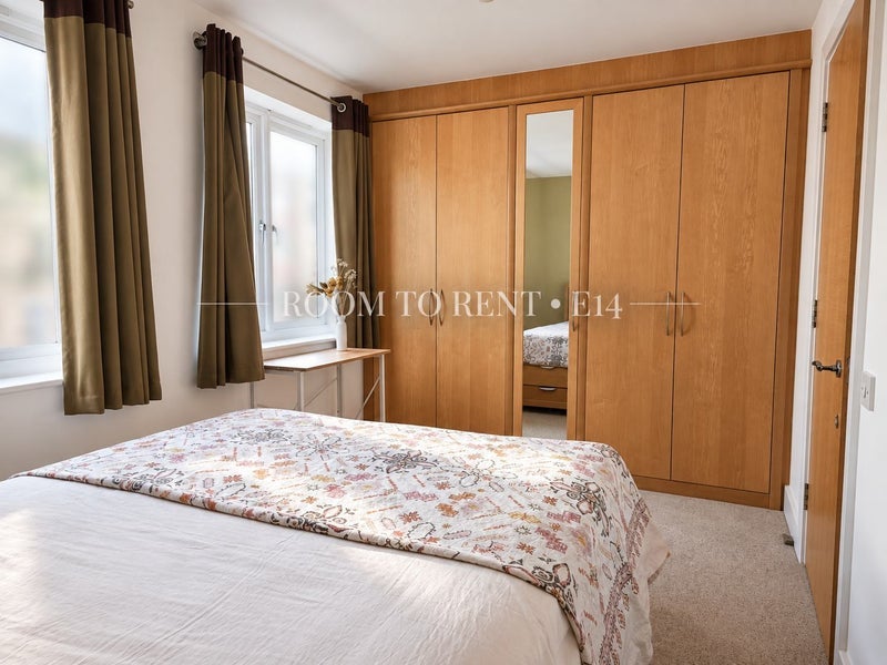 Room St. Davids Square in Greater London