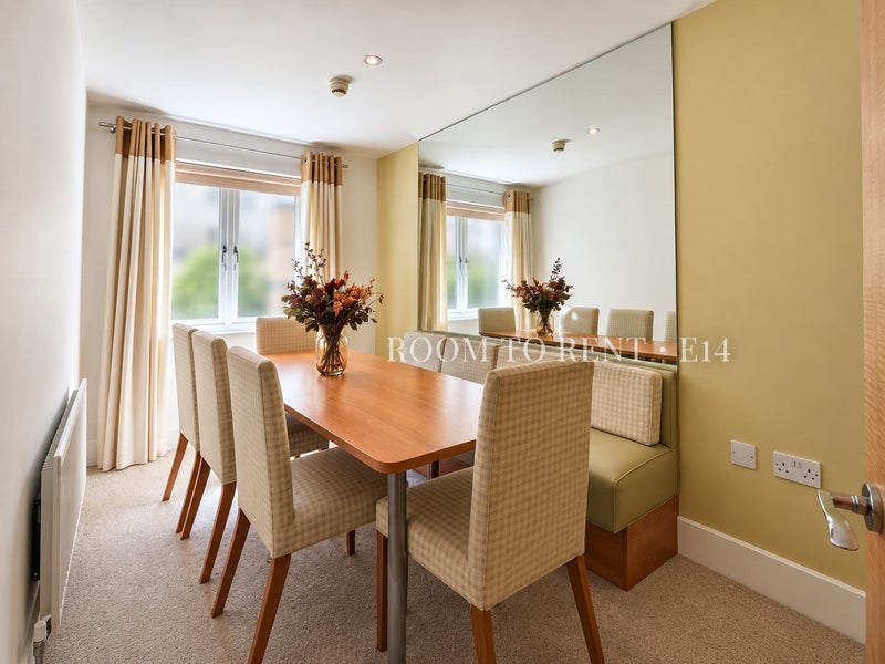 Room St. Davids Square in Greater London