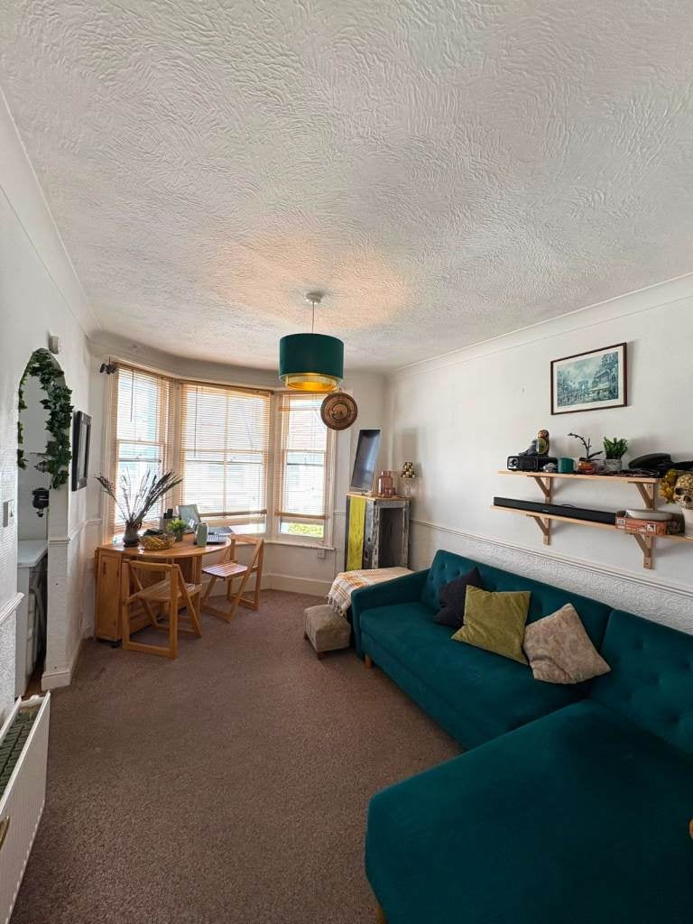 Flat Montgomery Street in Portslade by Sea