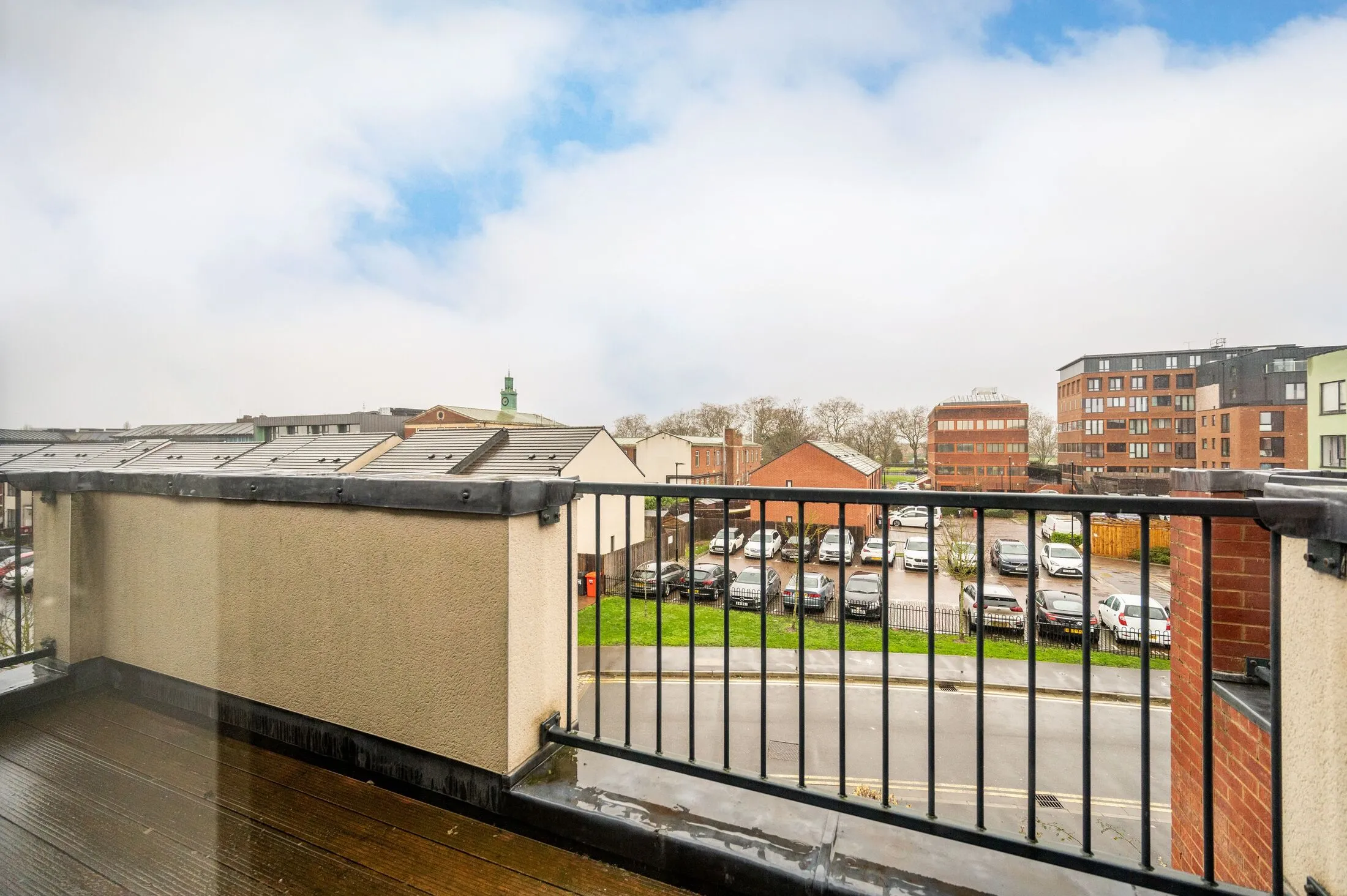 House Finefield Walk1 in Slough