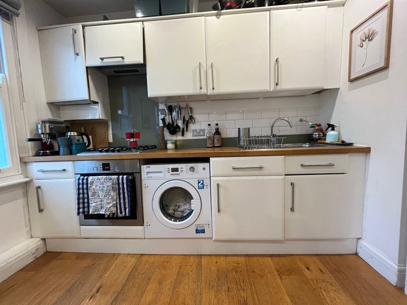 Room Bellefields Road in Greater London