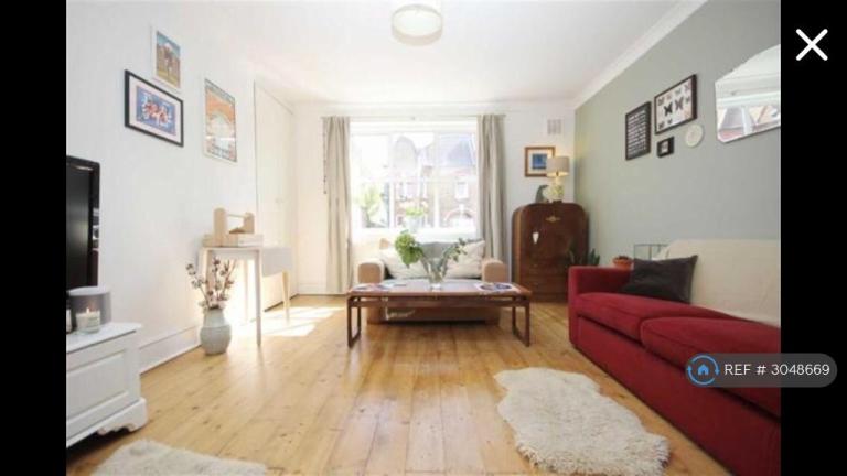 Flat Clementina Road in Greater London