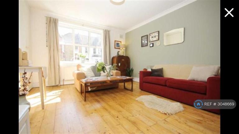 Flat Clementina Road in Greater London