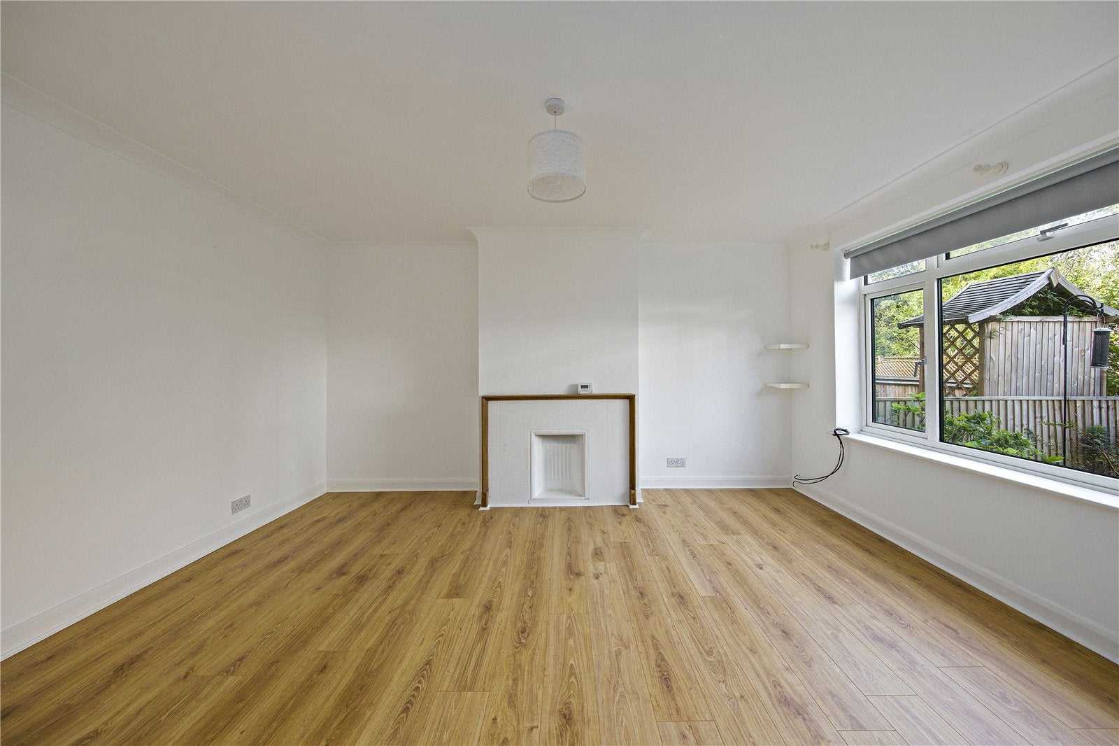 Flat Orchard Road in Greater London