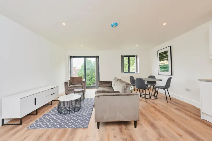 Flat Hendon Way in Greater London