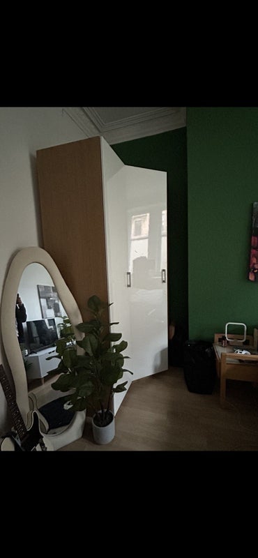 Room Highburgh Road in Glasgow
