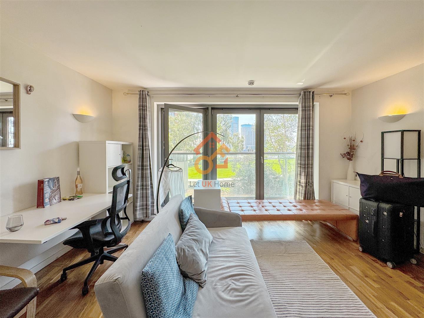 Flat Fairmont Avenue in Greater London