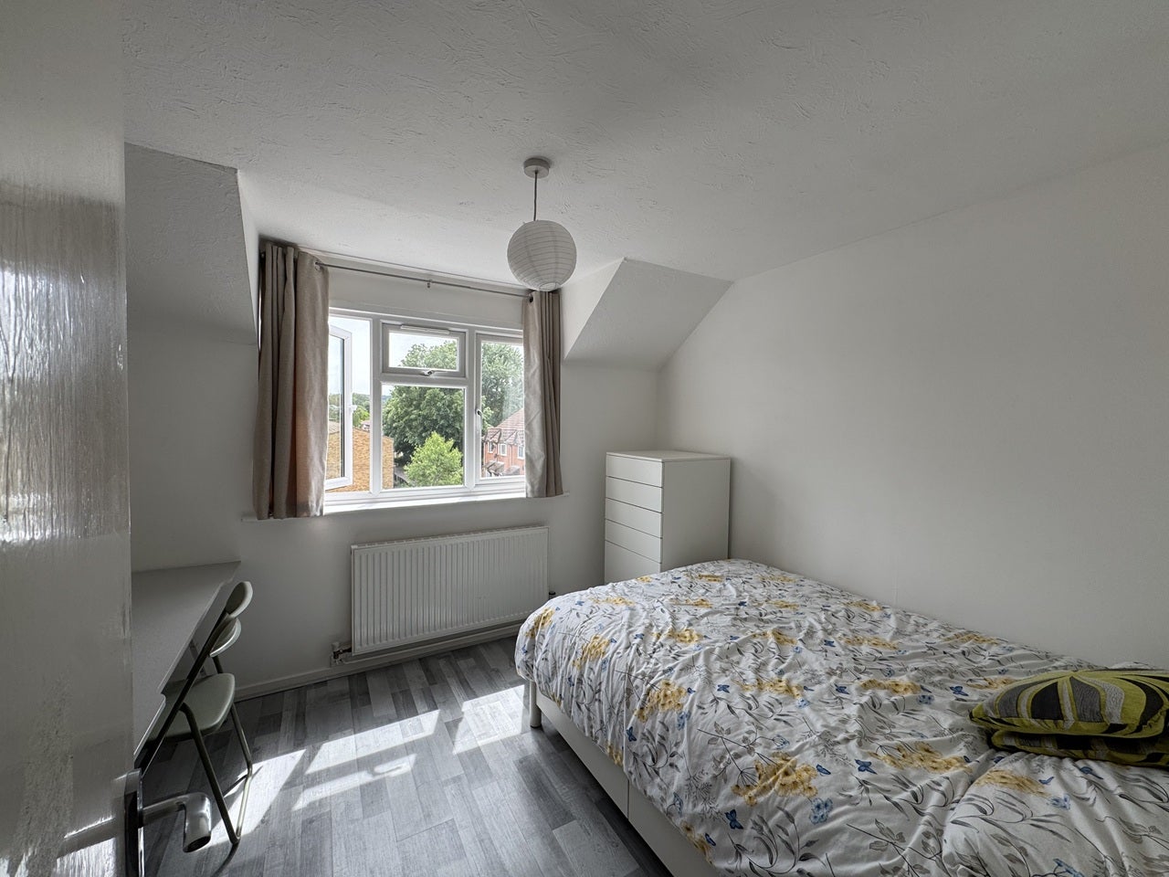 Room Fishermans Walk in Greater London
