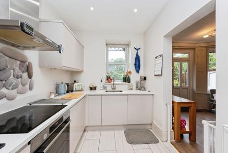 Flat Petersham Road in Greater London