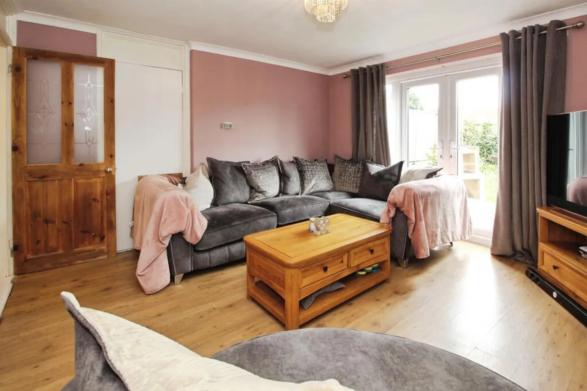 House Cottingley Drive in Leeds