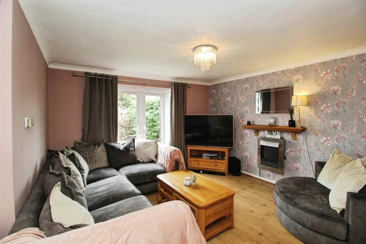 House Cottingley Drive in Leeds