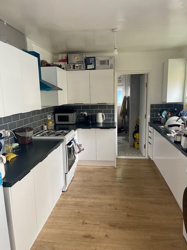 Room Glenthorne Road in Greater London