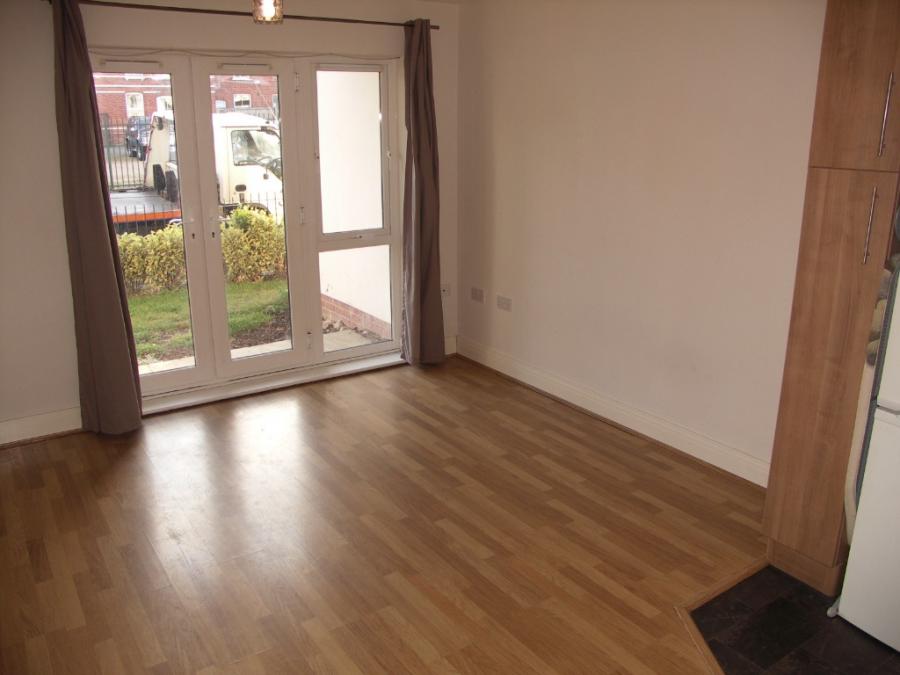 Flat Beaumont Court in High Wycombe
