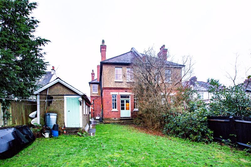 House Heathfield Road in Greater London