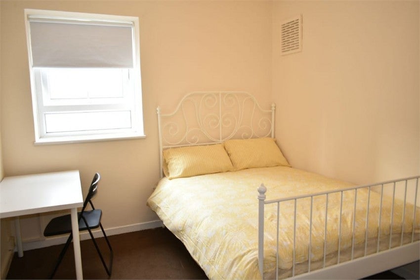 Room Wallwood Street in Greater London