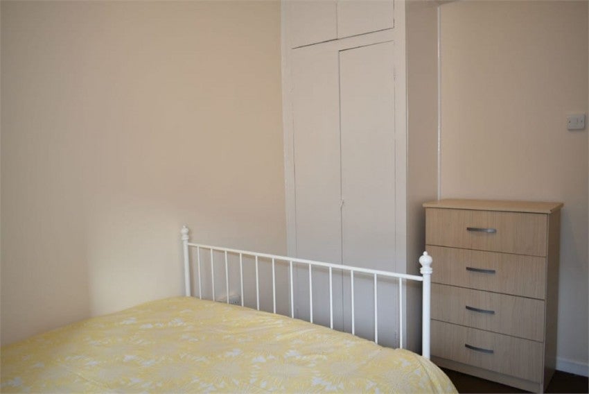 Room Wallwood Street in Greater London