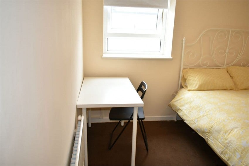 Room Wallwood Street in Greater London