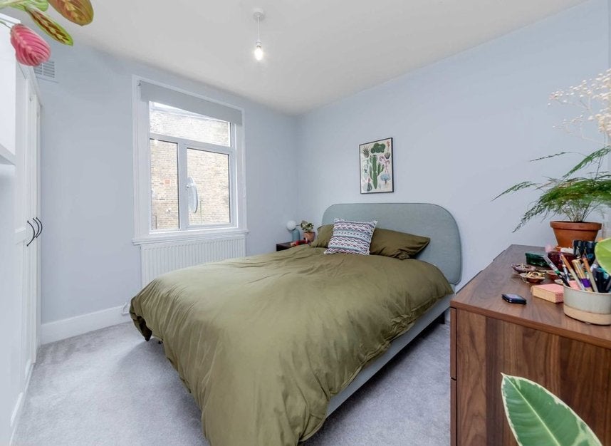 Flat Saltram Crescent in City of Westminster
