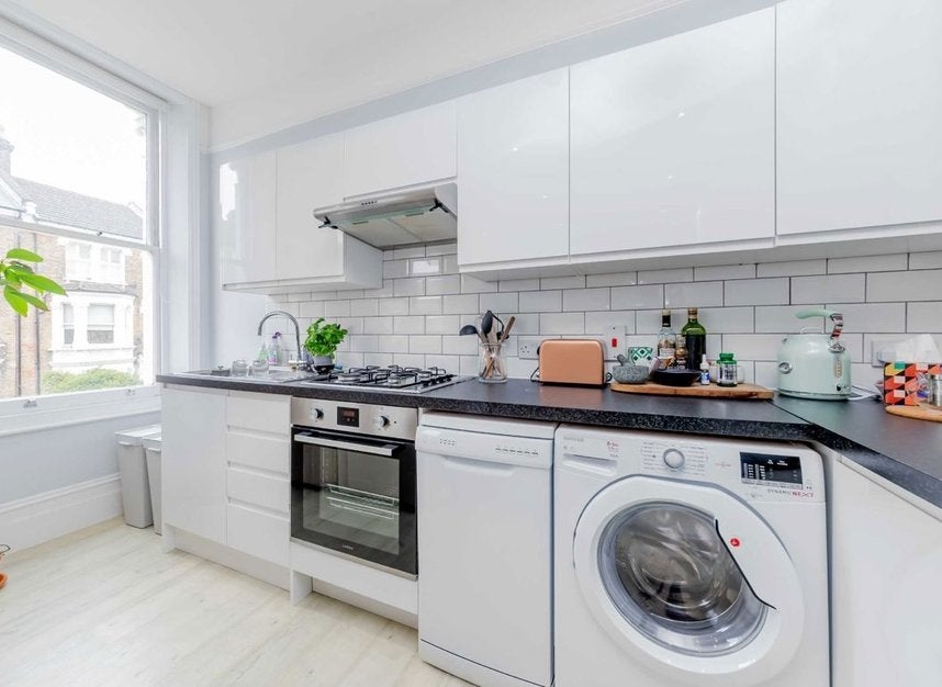Flat Saltram Crescent in City of Westminster
