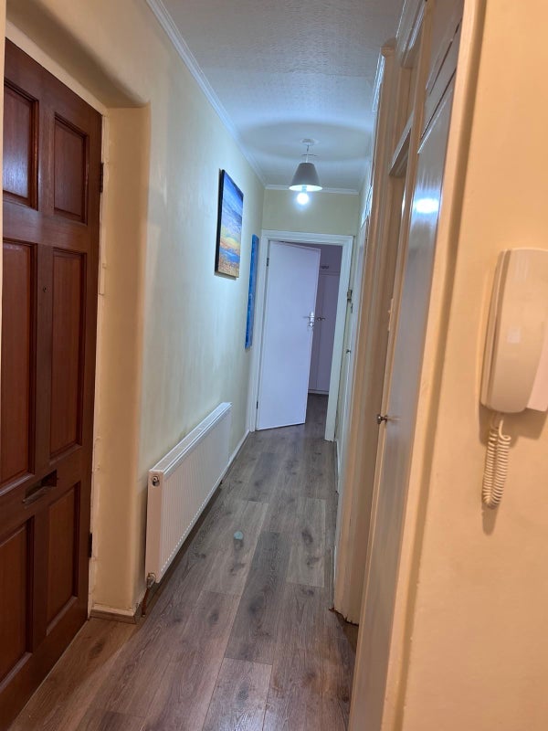 Room Fairlop Road in Greater London