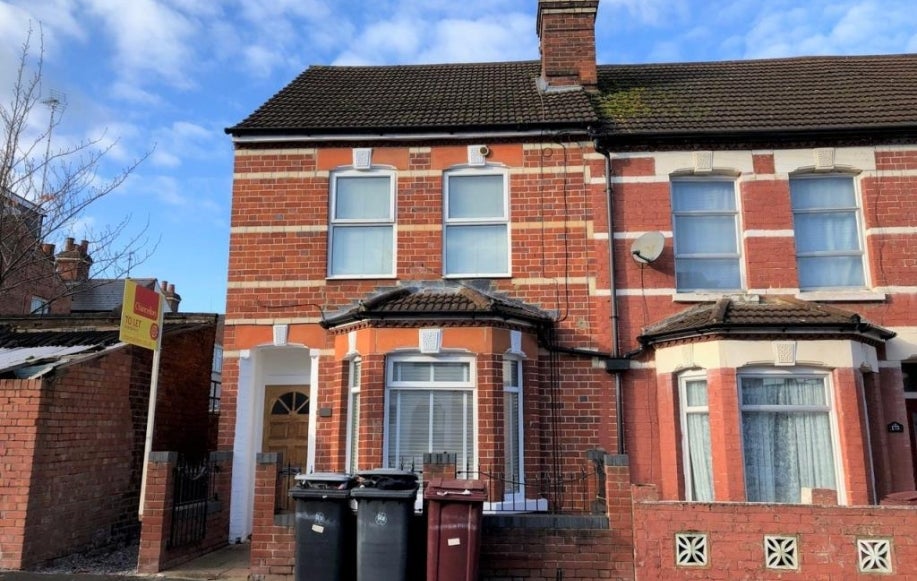 Flat Elm Park Road in Reading
