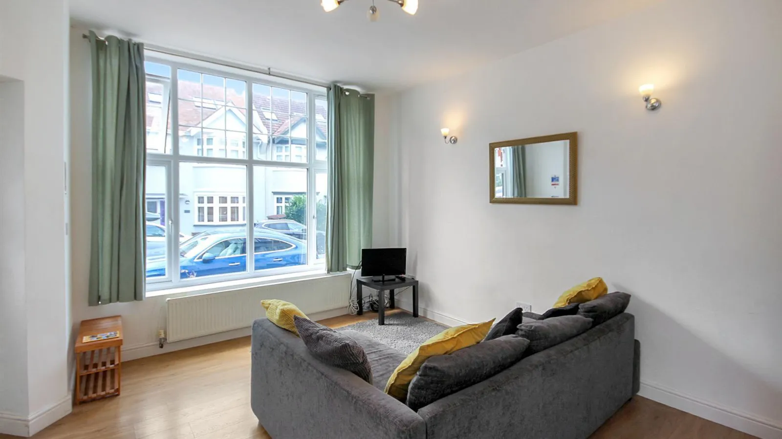 Flat Lyndhurst Road in Hove