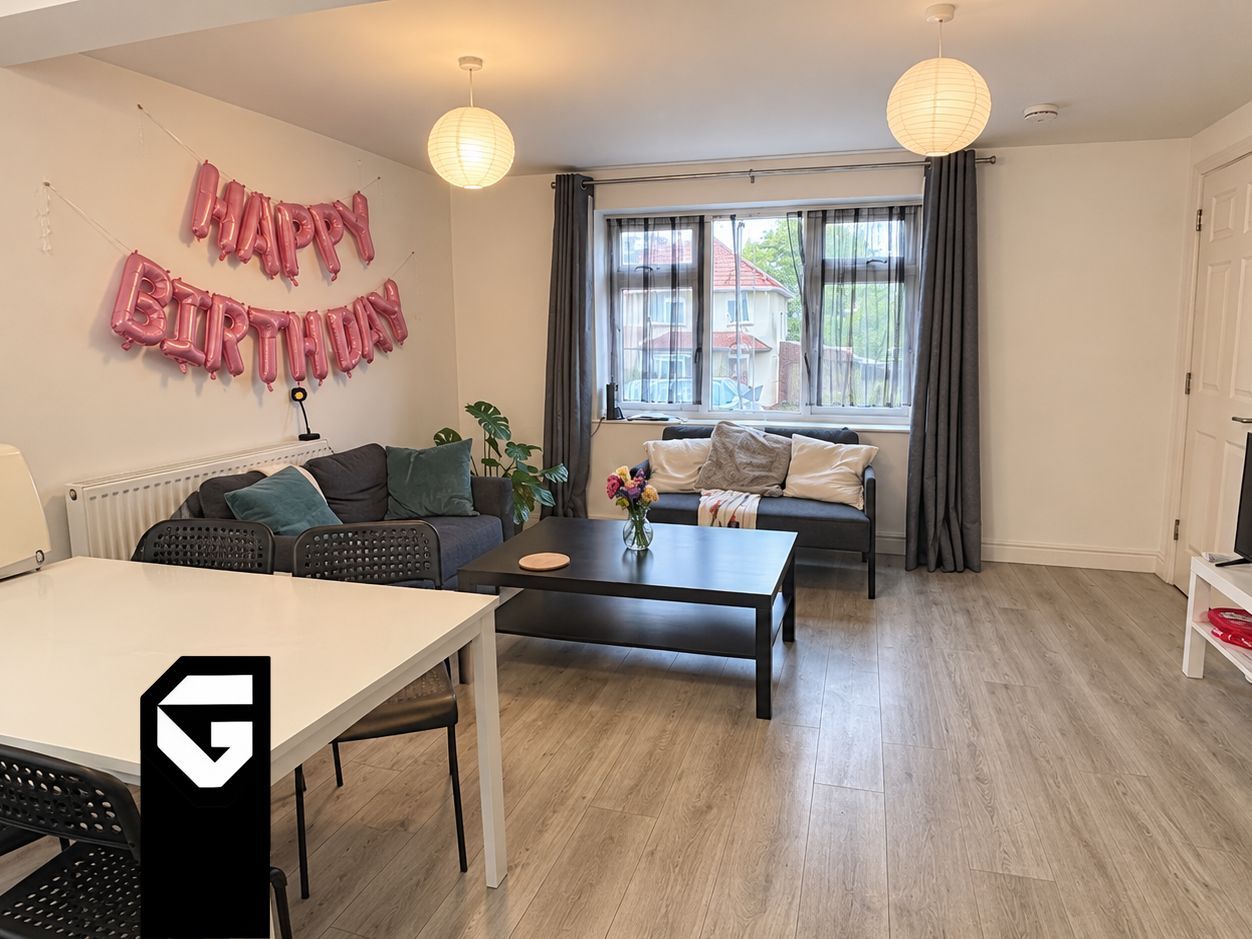 Flat Ilminster Avenue in Bristol