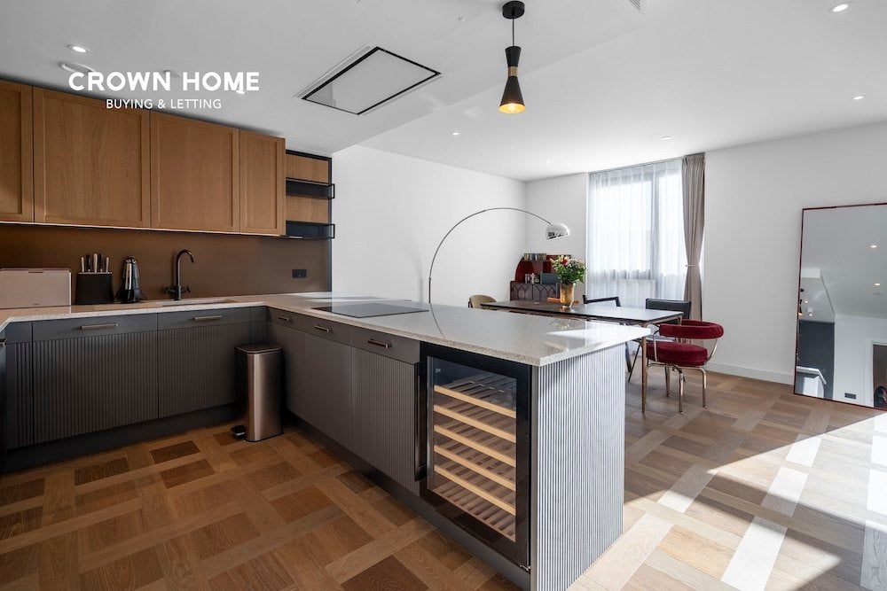 Flat Merino Gardens in Greater London