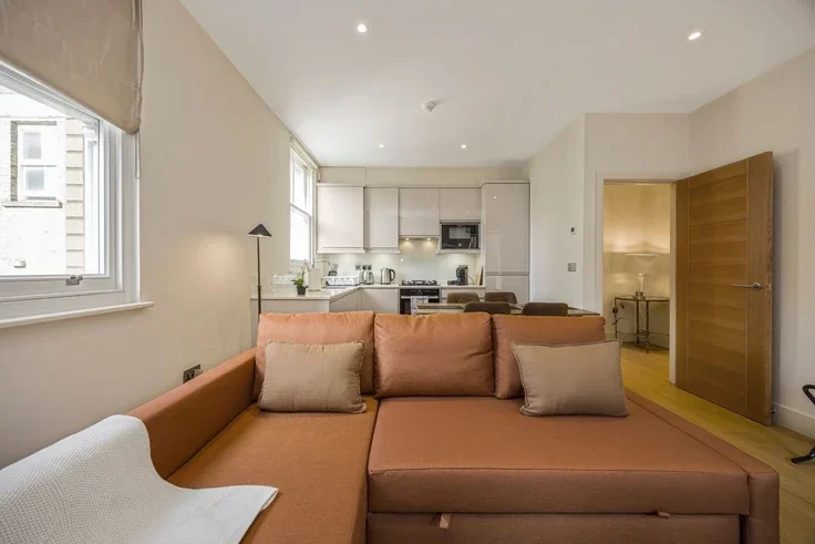 Flat Great Titchfield Street in City of Westminster