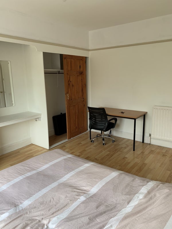 Room Mortimer Road in Bournemouth