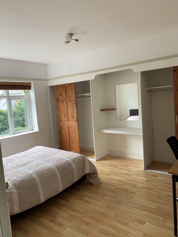 Room Mortimer Road in Bournemouth