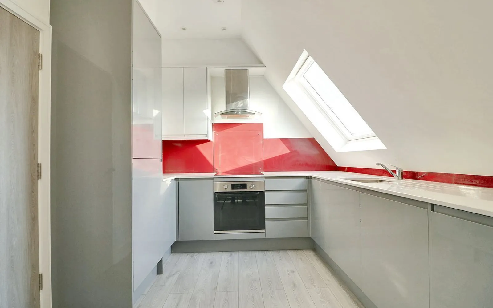 Flat Ealing Road in Greater London