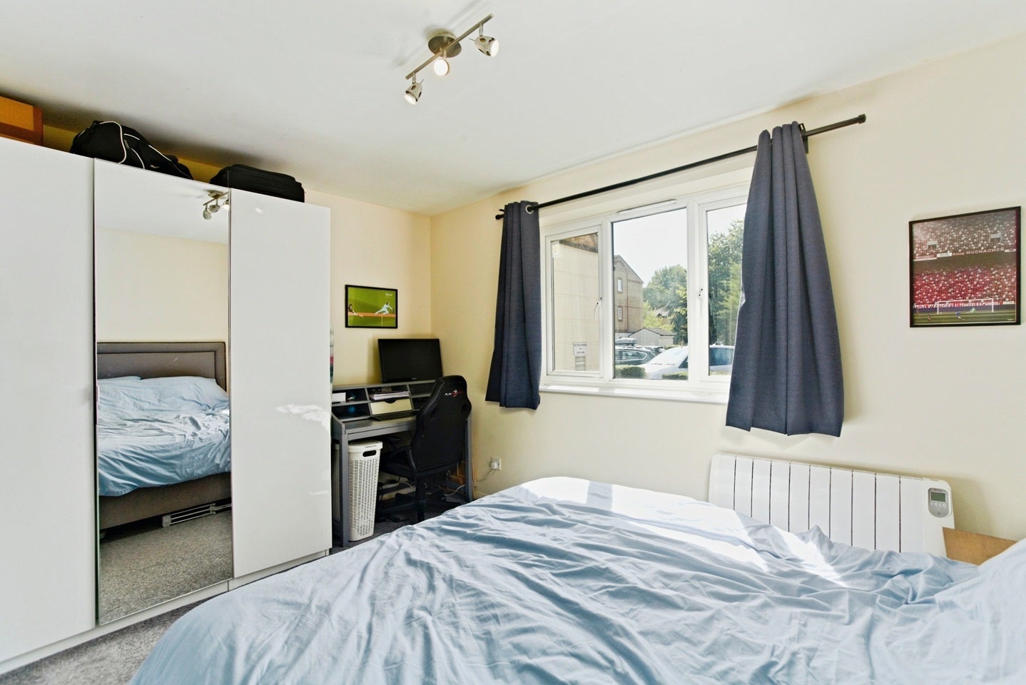 Flat Mullards Close in Greater London