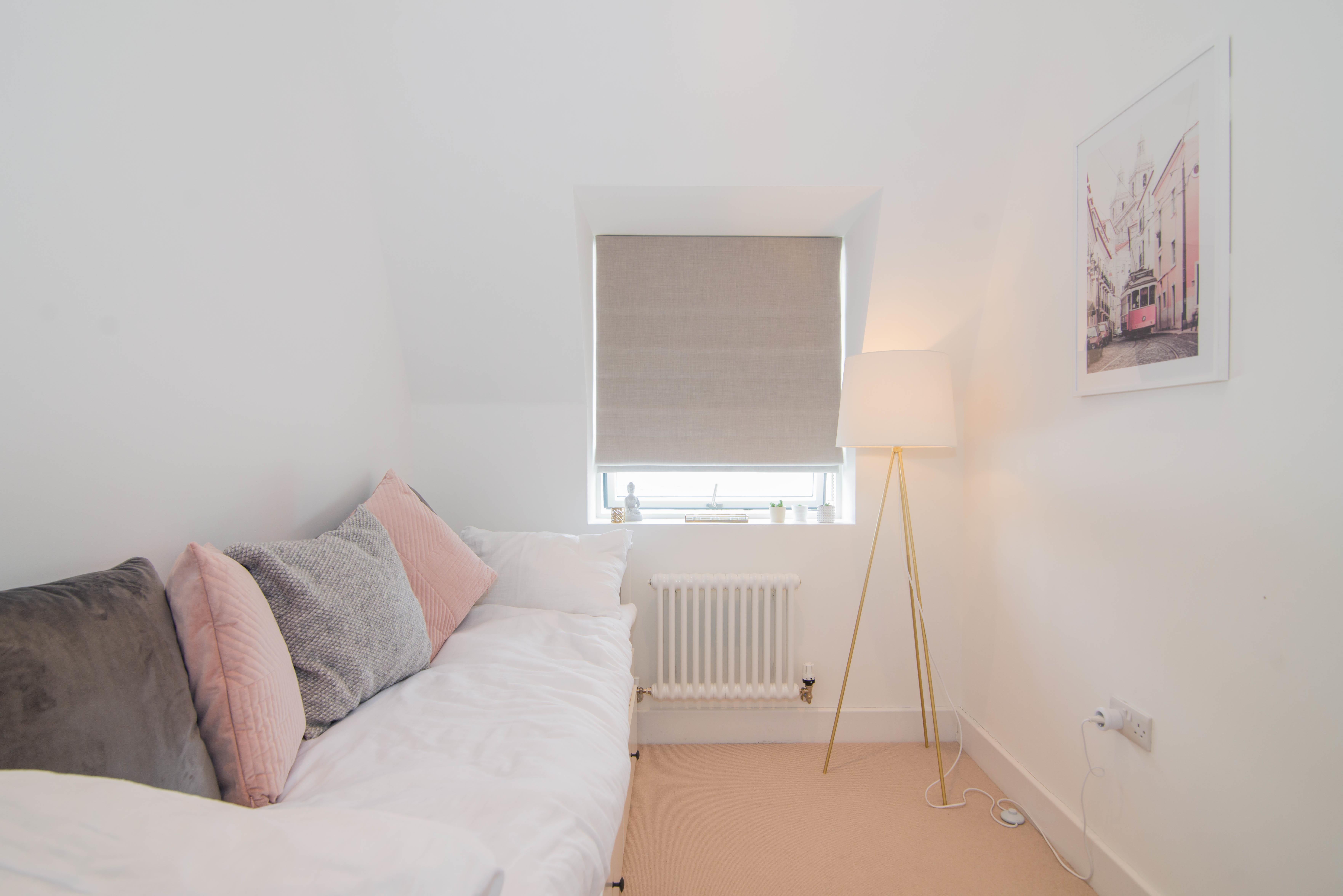 Flat Bardolph Road in Greater London