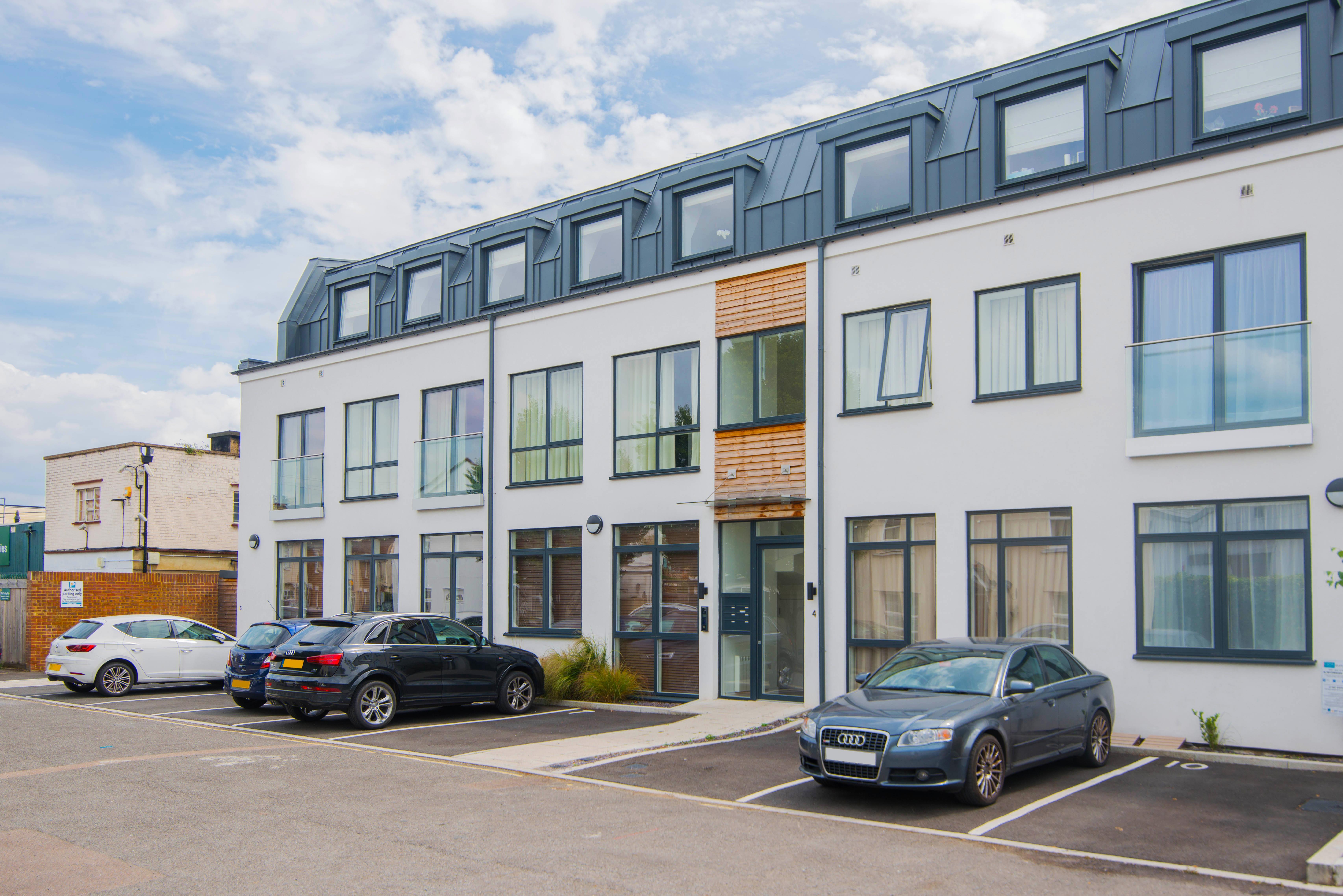 Flat Bardolph Road in Greater London