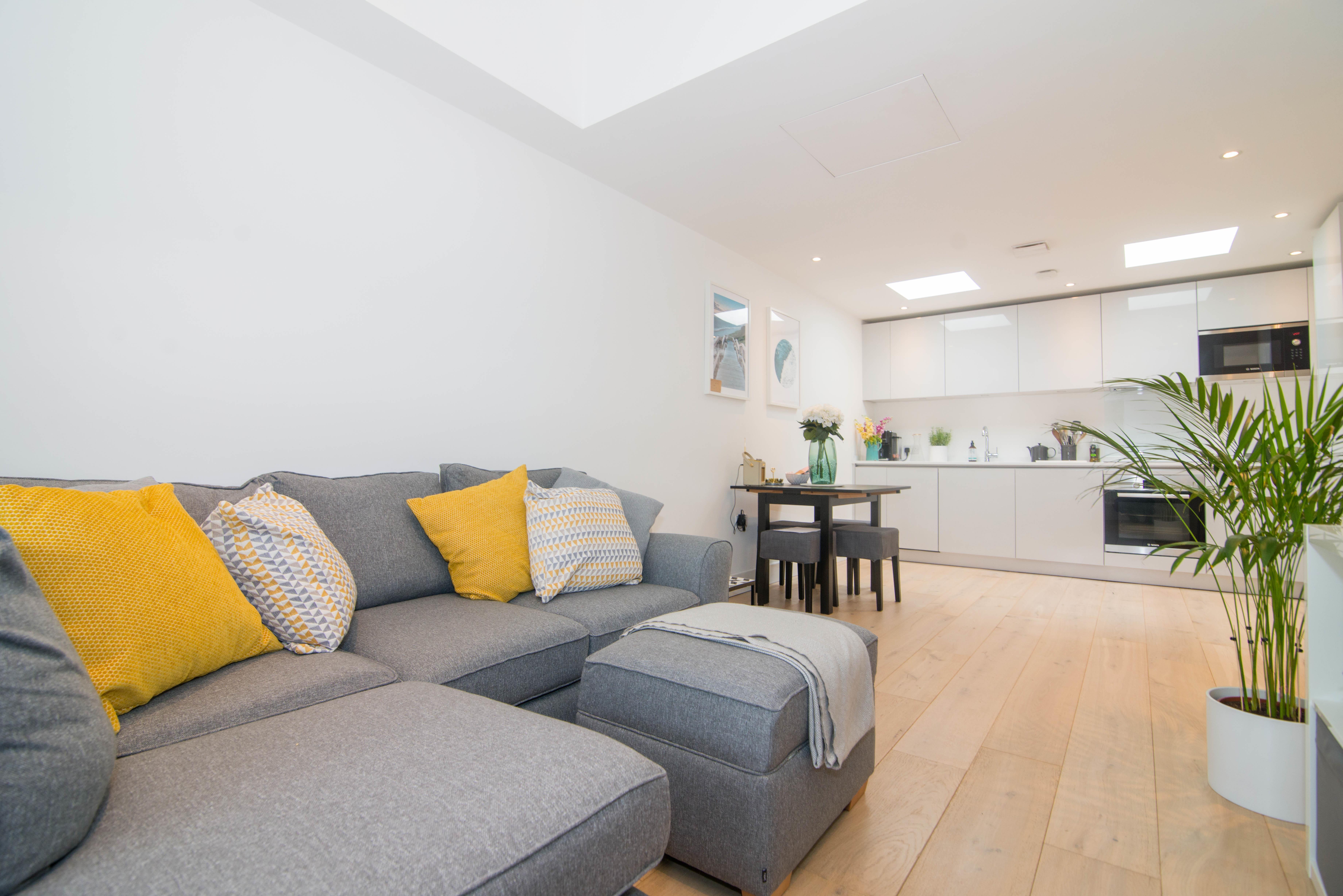 Flat Bardolph Road in Greater London